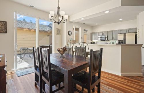 Southern Crossing House | Old Mill Magic townhouse