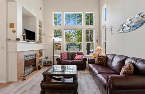 Southern Crossing House | Old Mill Proxi townhouse