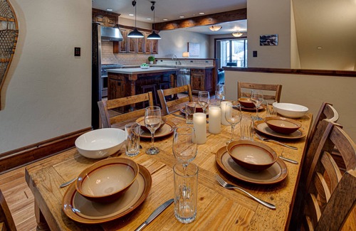 Southern Crossing House | Old Mill Townhome Steps from River and Trails, Shops, Restaurants, Fireplace, A/C, Dog Friendly.