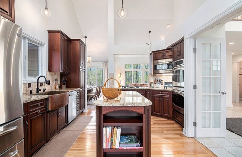Traverse City House | Old Mission Peninsula private wooded estate, luxury home, 5 min walk to lake.