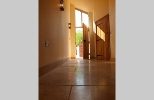 Stowmarket House | Old Oak Barn - Beautiful barn conversion with wonderful Jacuzzi hot tub