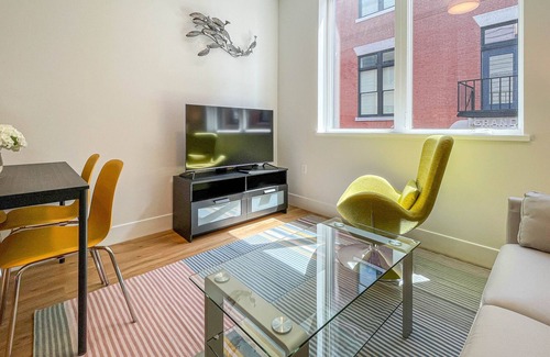 East Bayside Apartment | Old Port furnished short term monthly rental.