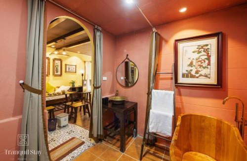 Old Quarter Apartment | Old Quarter Lux Boutique Railview Retreat