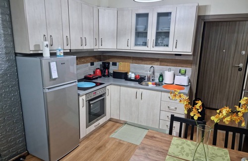 Thessaloniki Apartment | Old school - classic value