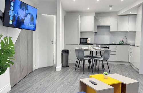 Hoxton House | Old St 1-Bed flat w/Patio near Hoxton, Shoreditch