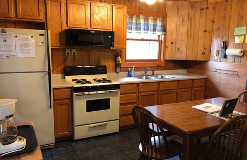 Arbor Vitae House | Old Stoney's Walleye- Pet Friendly