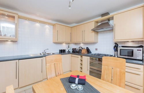 Old Town Apartment | Old Tolbooth Wynd [388] is a Spacious 2 bedroom apartment just off the Royal Mile