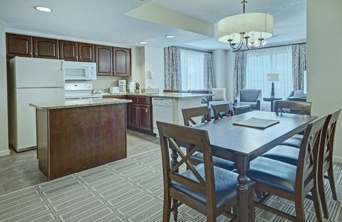 Old Town West Condo | Old Town Alexandria|2BR/2BA King Bed Suite