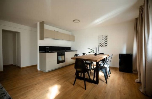 Dusseldorf Old Town Apartment | Old town apartment with 2 bathrooms