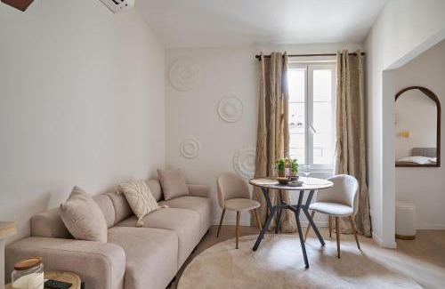 Le Suquet Apartment | Old Town Apartments By Villa Botanica