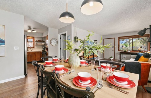 Old Town House | Old Town Basecamp | 6 Blocks to Old Town Square