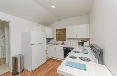 Bay St Louis House | Old Town Beach Bungalow~ 2 blocks from Main St. and Beach Blvd.