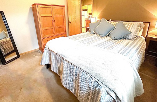 Historic Fort Collins High School Apartment | Old Town - Beautiful 2 Bedroom; Walk/Or Ride Your Bike To Old Town