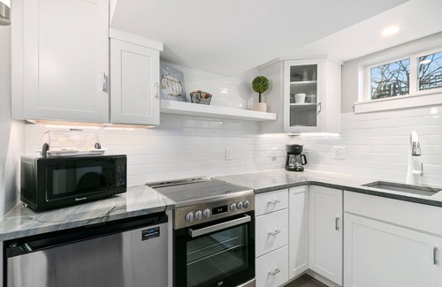 University Park Apartment | Old Town FOCO Luxury Suite