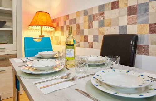 Lagunillas Apartment | Old Town Luxe Apartment
