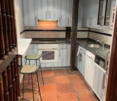 Bilbao Old Town Apartment | Old Town Palace (Casco Viejo Bilbao) EBI01877
