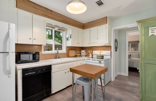 Fort Collins House | Old Town Retreat w/Vintage Flair Near CSU, Bikes!
