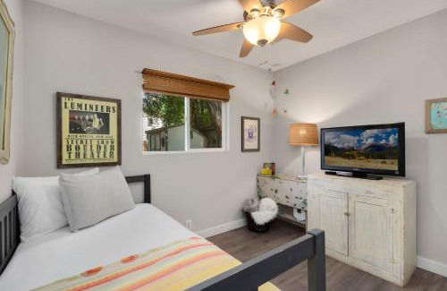 Fort Collins House | Old Town Retreat w Vintage Flair Near CSU, Bikes!