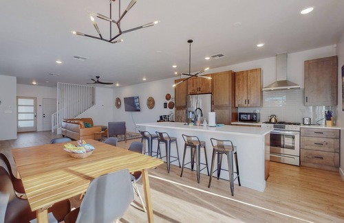 Downtown Albuquerque House | Old Town Townhomes with Rooftop Deck and Mountain Views!