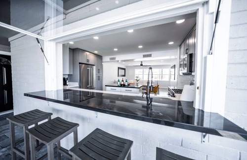 Cox Heights House | Old Town Villa - FREE Heated Pool, Hot Tub, Fire Pit, Putting Green, BBQ