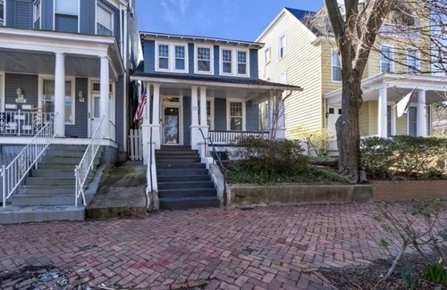 Portsmouth House | Old Towne Luxe is a historic home with modern updates in walkable Old Towne.