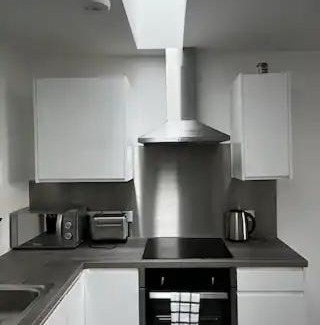 Old Trafford Apartment | Old Trafford Penthouse Duplex - Steps from MUFC