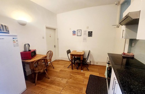 Portsmouth House | Old Victory House Homestay