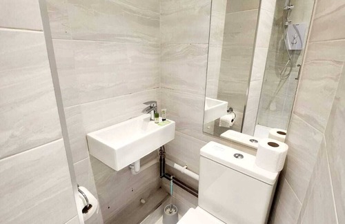 Portsmouth House | Old Victory House Homestay