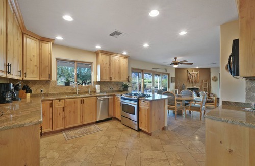 Azure Hills Estates House | Old Western Sonoran Desert Getaway