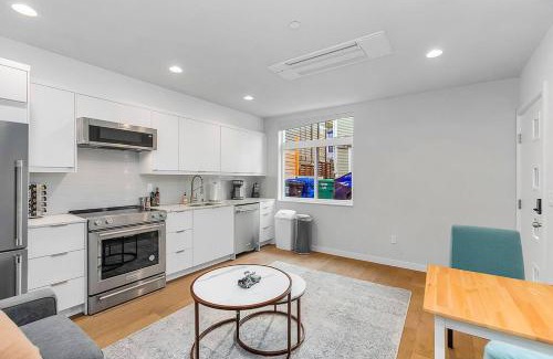 East Queen Anne Apartment | Old-Western Time Travelers Cowboys Sweet Suite