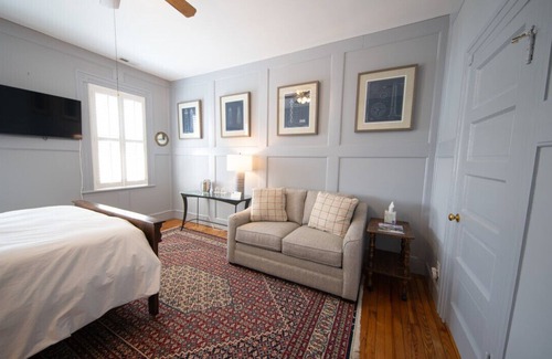 Edenton Bed & Breakfast | Old world charm downtown Edenton near the harbor, with homemade breakfast daily