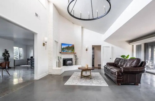 Stockton House | Old World Charm W/Dry Sauna & Water Front Dock