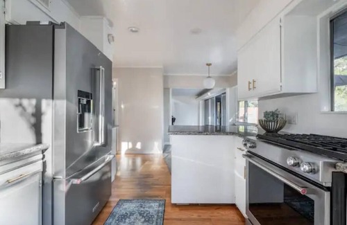 Stockton House | Old World Charm W/Dry Sauna & Water Front Dock