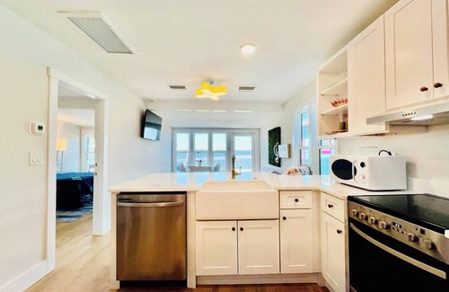 Matlacha Villa | Old world Florida luxury waterfront sunsets!