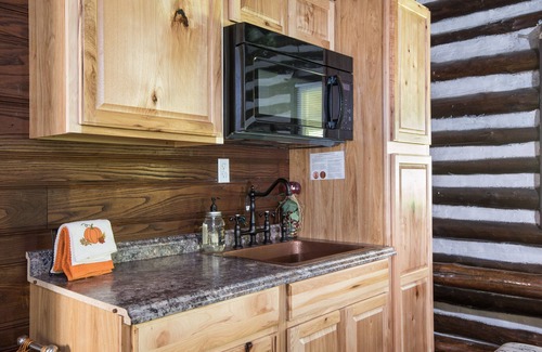 Knoxville Cabin | Old World Swiss Cabin Nestled In Woods Ancient Lore & Neyland Stadium Close by