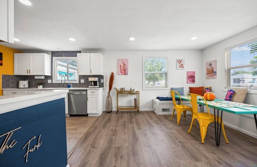 Arvada House | Olde Town Gem: 5 TVs + Hot Tub & Game Yard