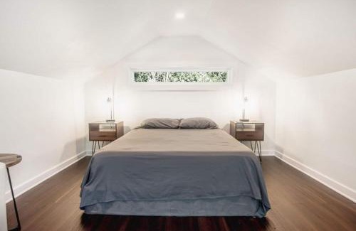 North Charleston House | Olde Village Loft - Unique Park Circle Experience