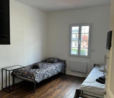 Poissy Bed & Breakfast | Oliasi Poissy