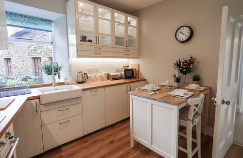 Kirkby Stephen Cottage | OLIVE COTTAGE, with open fire in Kirkby Stephen