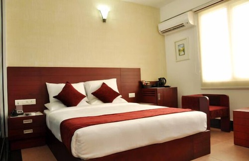 Kakkanad Hotel | Olive Eva