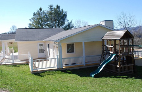 Mountain City House | Olive Leaf Cottage 4BR in the Tennessee mountains