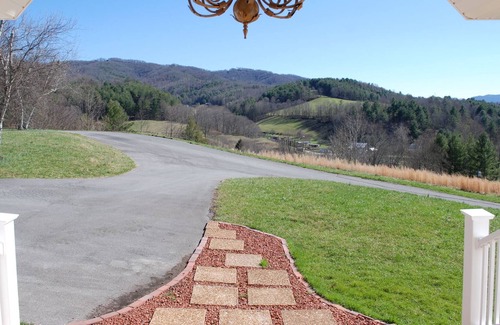 Mountain City House | Olive Leaf Cottage Suite