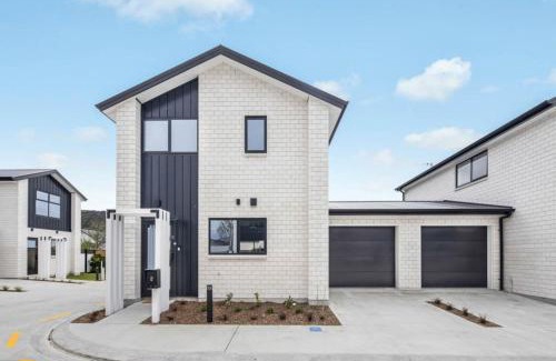 Trentham House | Oliver Oasis Wellington 2BR Retreat