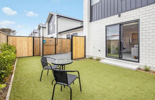 Trentham House | Oliver Oasis Wellington 2BR Retreat