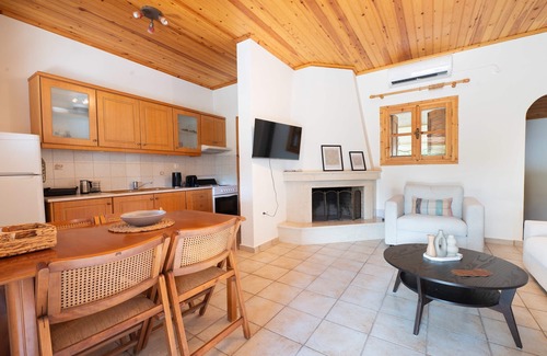 Eva House | Olivilla Garden Retreat A Peaceful Escape