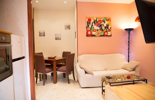 Fuorigrotta House | Oltremare house is an apartment with attention to the smallest details