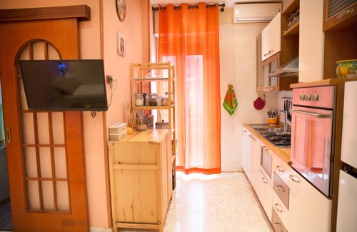 Fuorigrotta House | Oltremare house is an apartment with attention to the smallest details