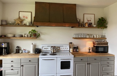Olympia Cottage | Olympia Waterfront Beach Cottage