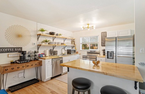 Northeast Colorado Springs House | Olympic City Gold! 3bd Central CoSprings Fun & Firepit Near Palmer Park, UCCSn