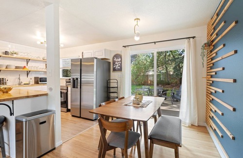 Northeast Colorado Springs House | Olympic City Gold! 3bd Central CoSprings Fun & Firepit Near Palmer Park, UCCSn